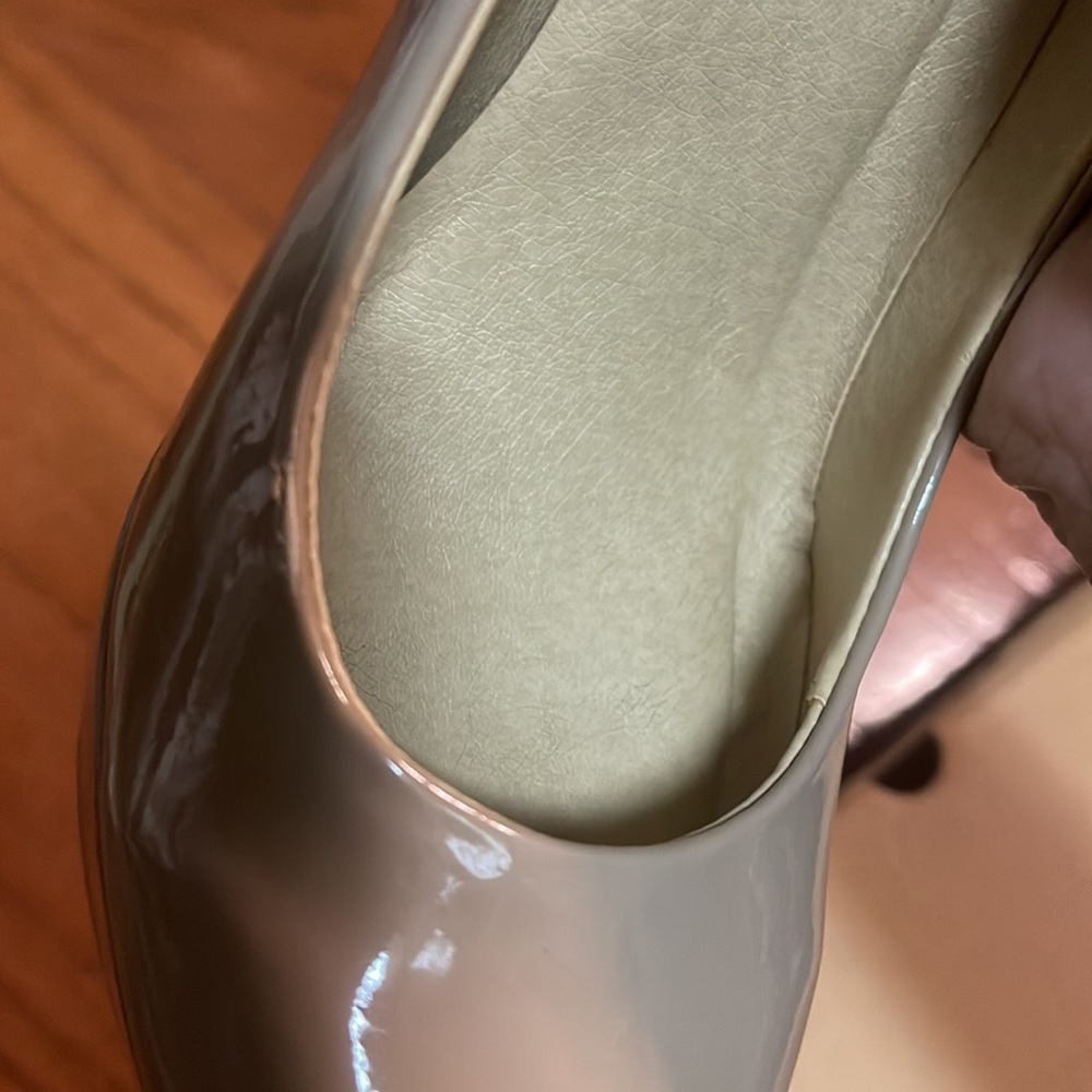 Heels - Picture 5 of 6